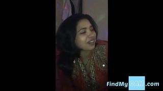 Pakistani - Indian Urdu Poetry Slut