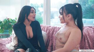 Tgirl photographer fucks her nude model