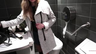 VicaTS Fucks  Milla In The Bathroom